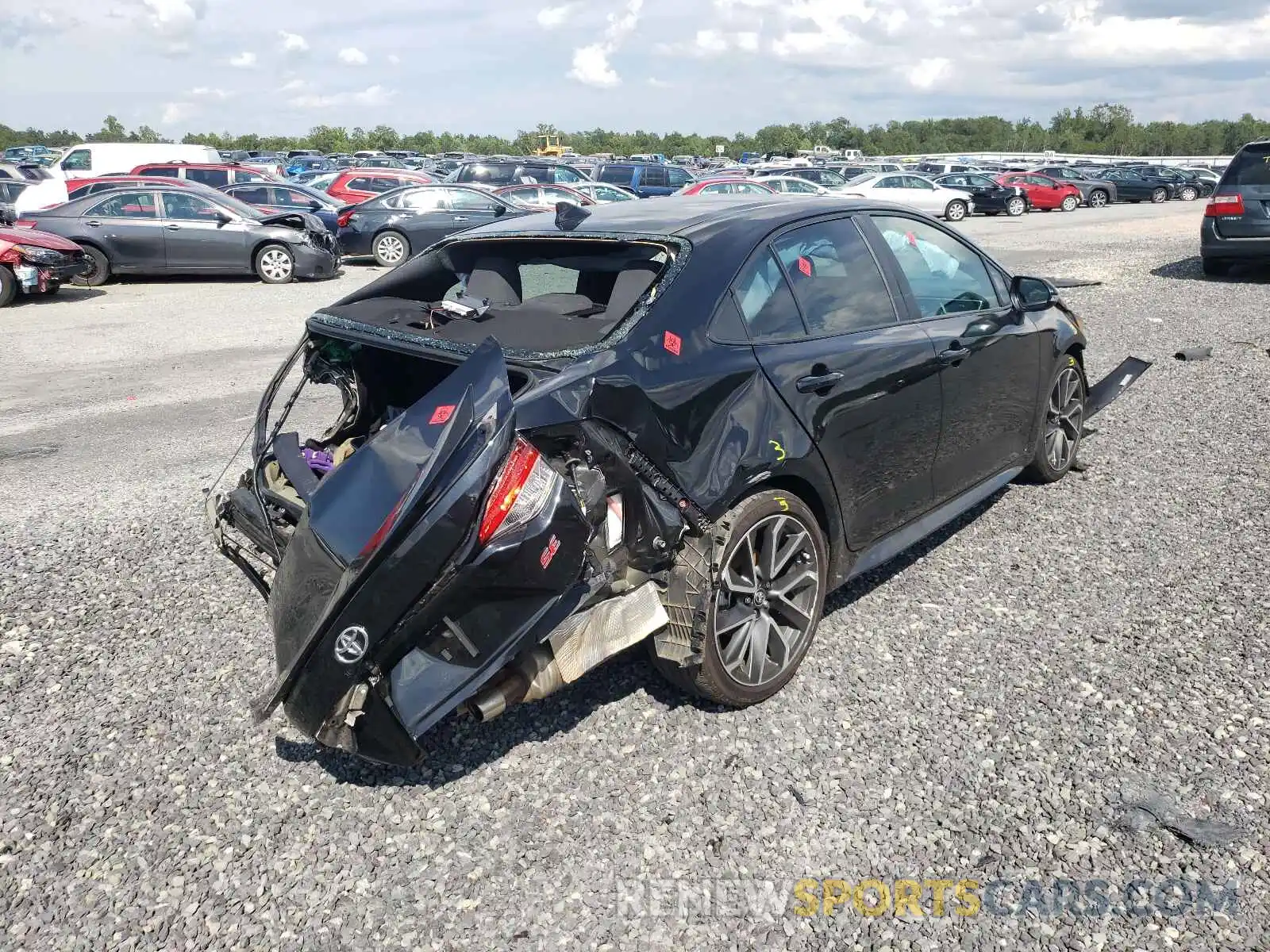 4 Photograph of a damaged car 5YFP4RCE1LP028270 TOYOTA COROLLA 2020