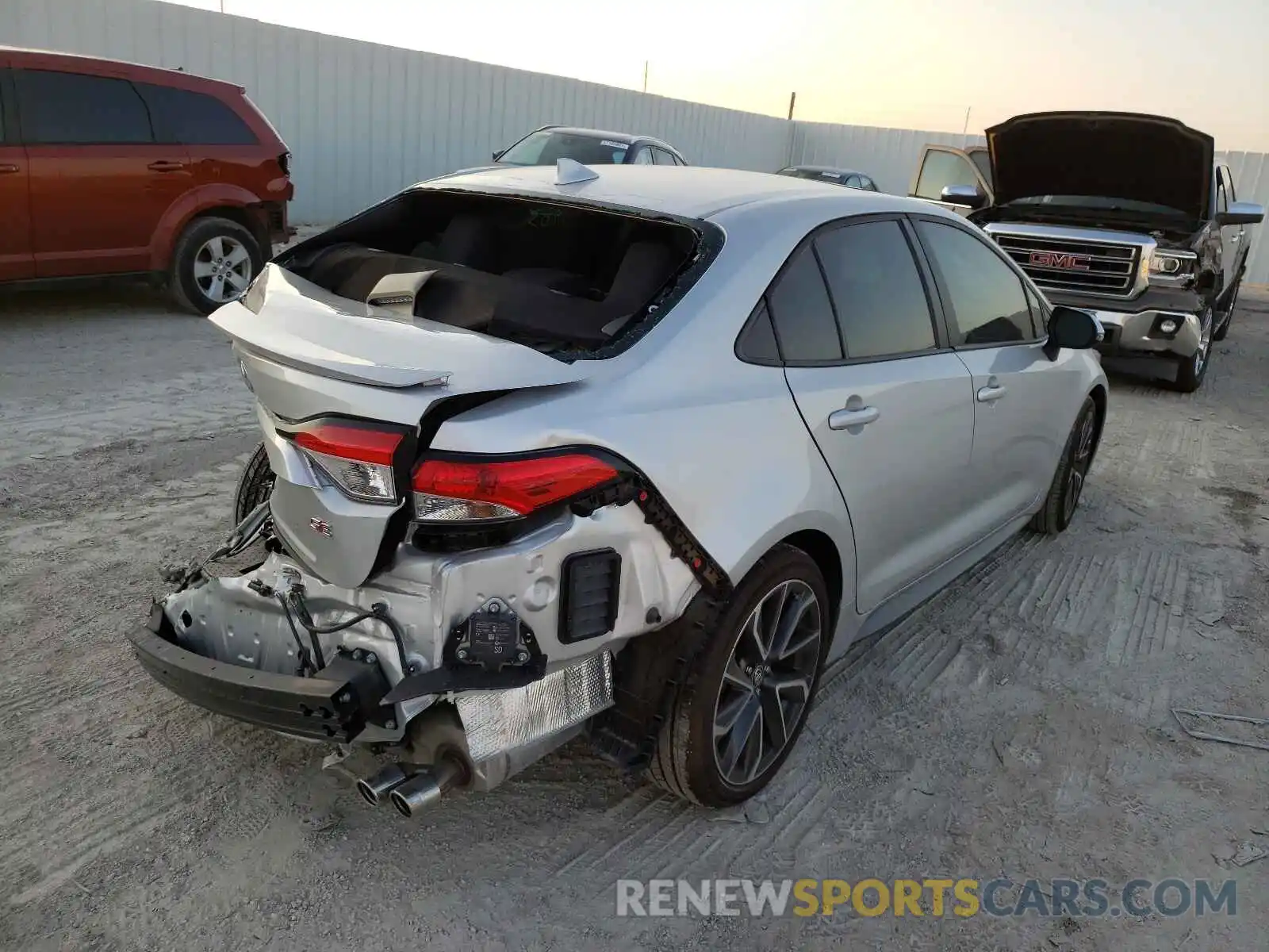 4 Photograph of a damaged car 5YFP4RCE1LP028950 TOYOTA COROLLA 2020