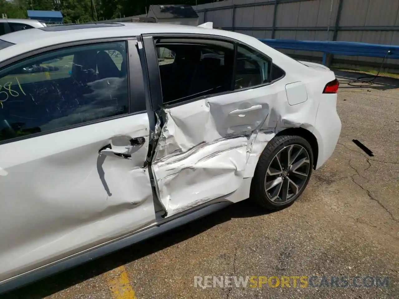 9 Photograph of a damaged car 5YFP4RCE1LP053430 TOYOTA COROLLA 2020