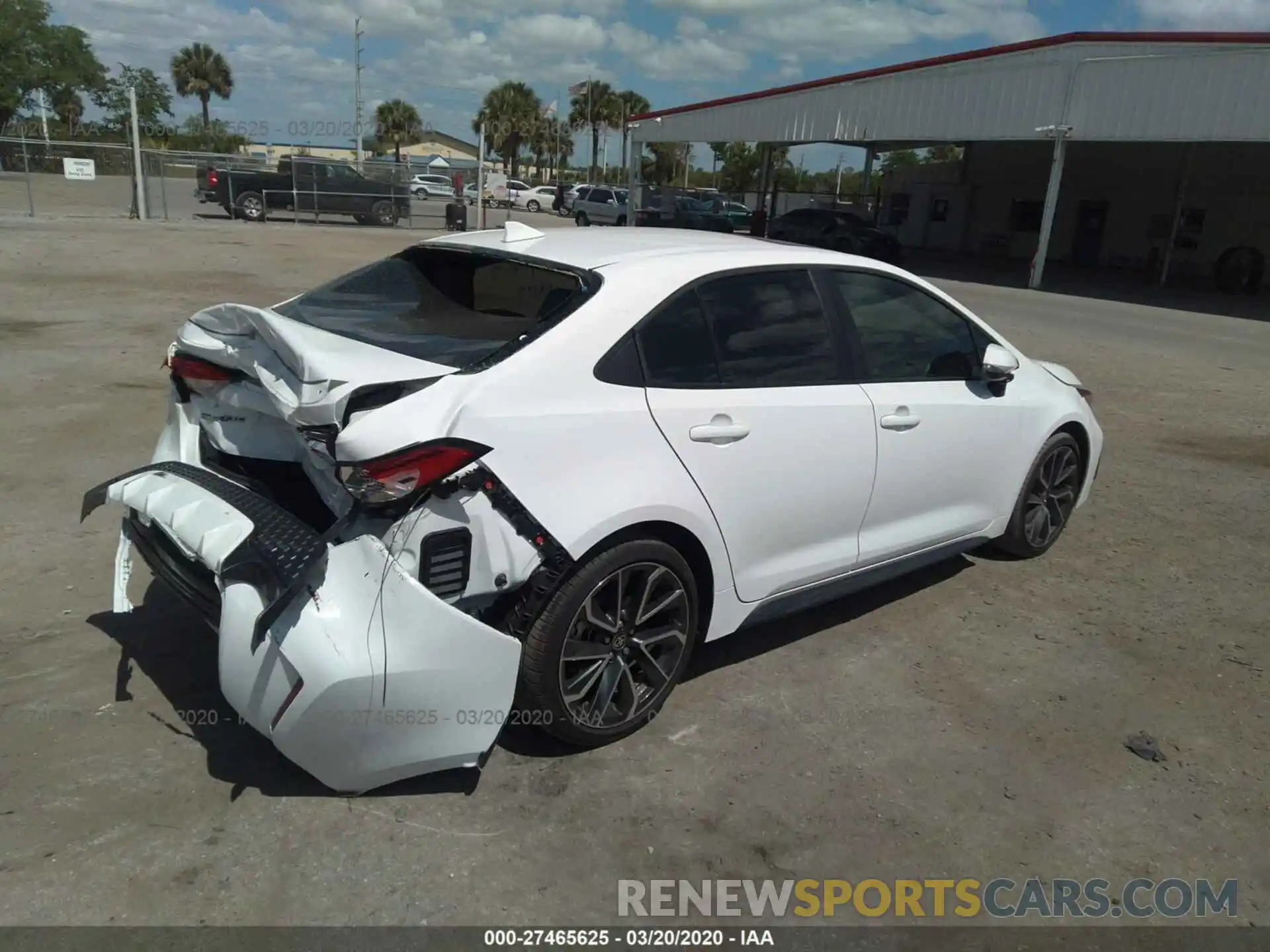 4 Photograph of a damaged car 5YFP4RCE2LP014068 TOYOTA COROLLA 2020