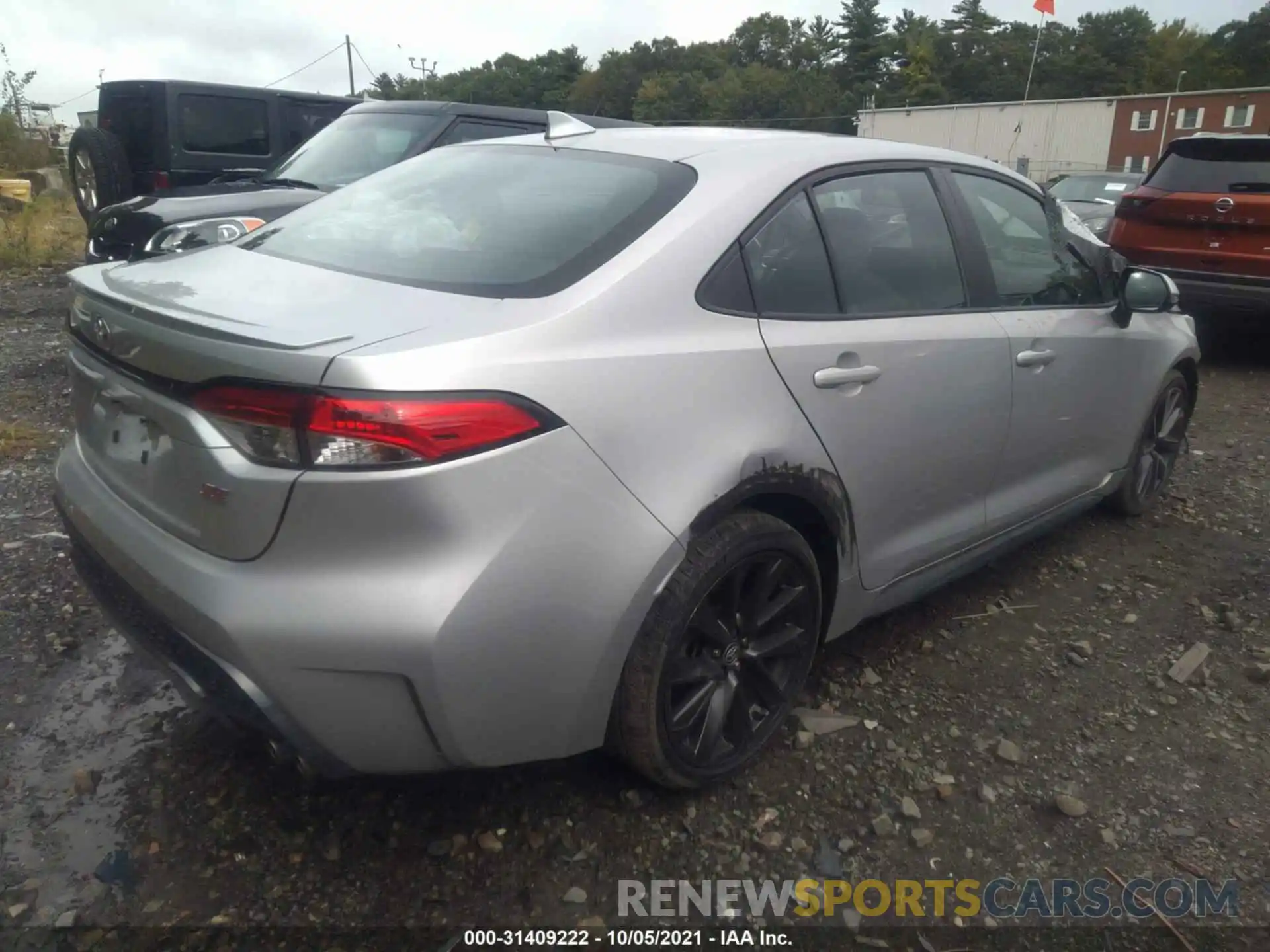 4 Photograph of a damaged car 5YFP4RCE2LP024423 TOYOTA COROLLA 2020