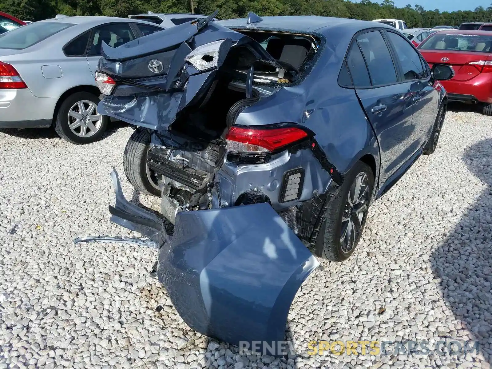 4 Photograph of a damaged car 5YFP4RCE2LP025233 TOYOTA COROLLA 2020