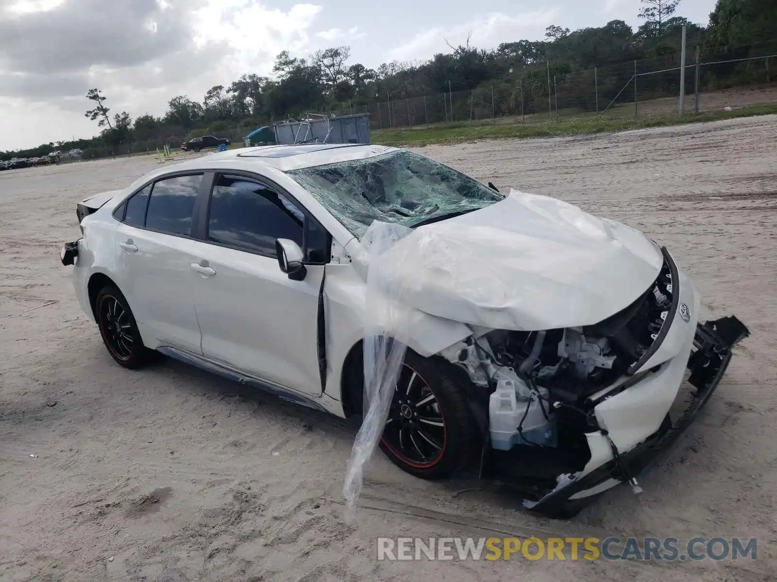 1 Photograph of a damaged car 5YFP4RCE2LP052156 TOYOTA COROLLA 2020