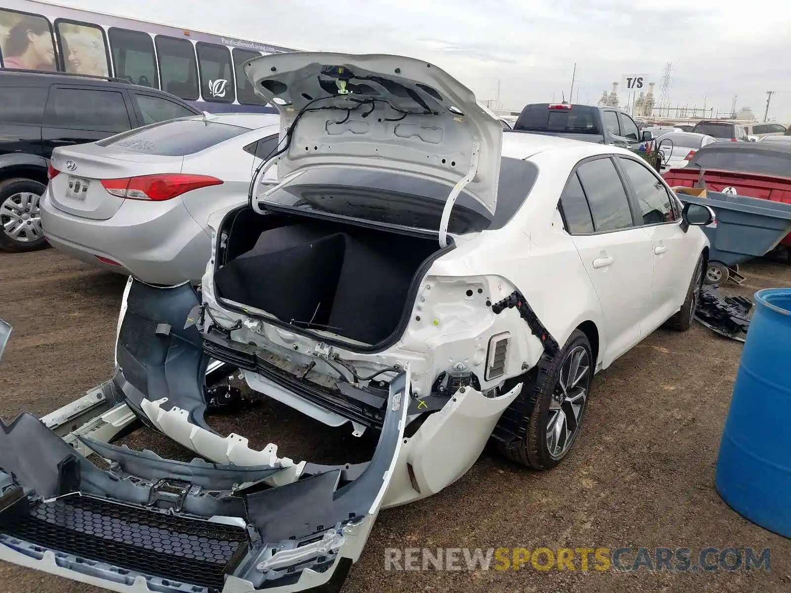 4 Photograph of a damaged car 5YFP4RCE3LP004312 TOYOTA COROLLA 2020