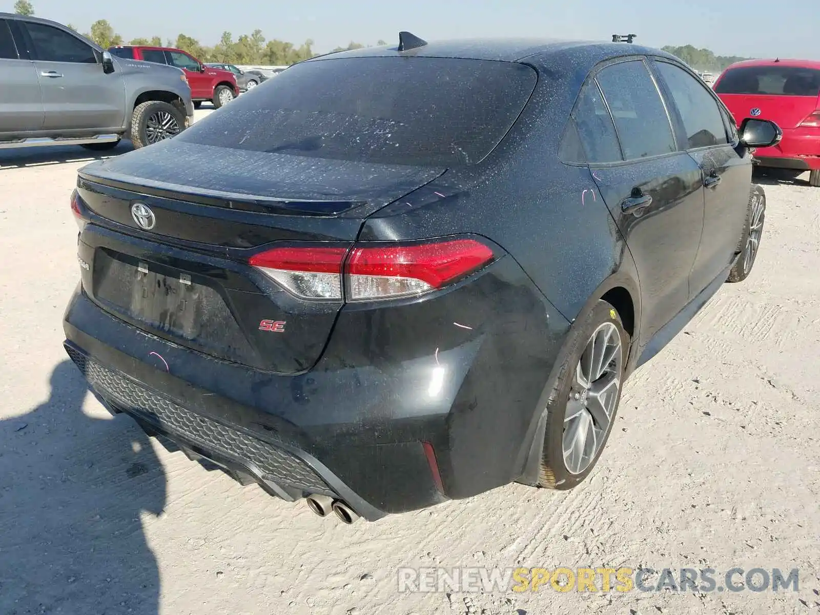 4 Photograph of a damaged car 5YFP4RCE3LP007761 TOYOTA COROLLA 2020