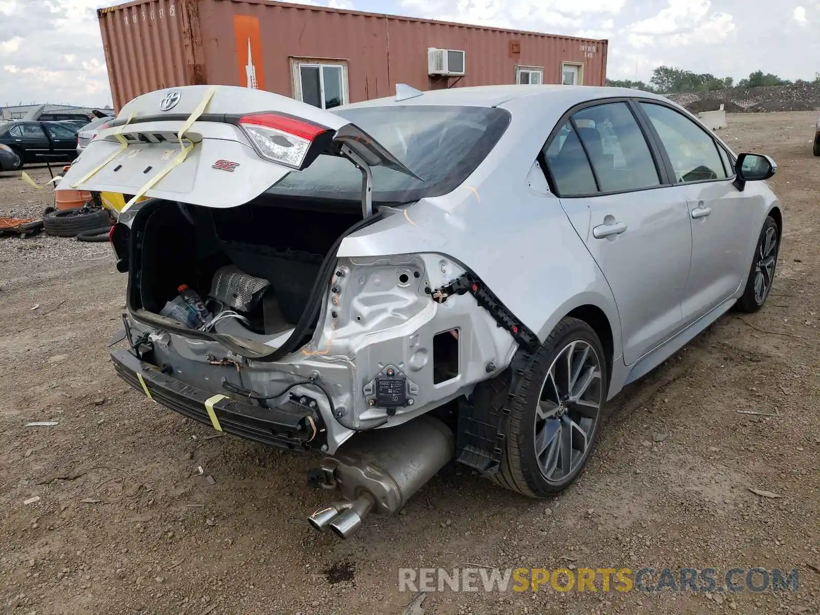 4 Photograph of a damaged car 5YFP4RCE3LP027573 TOYOTA COROLLA 2020