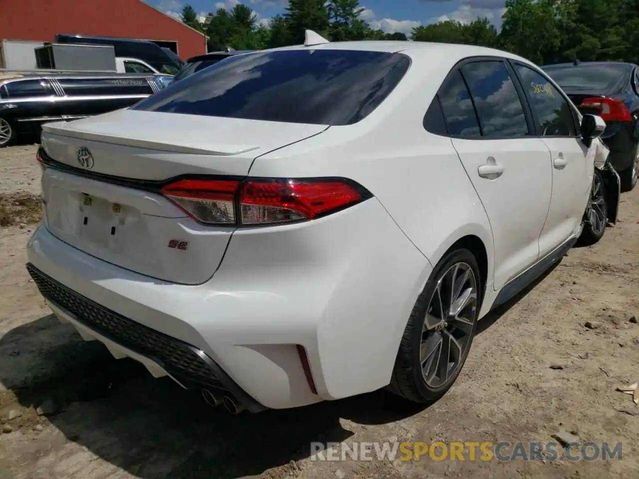 4 Photograph of a damaged car 5YFP4RCE3LP033146 TOYOTA COROLLA 2020