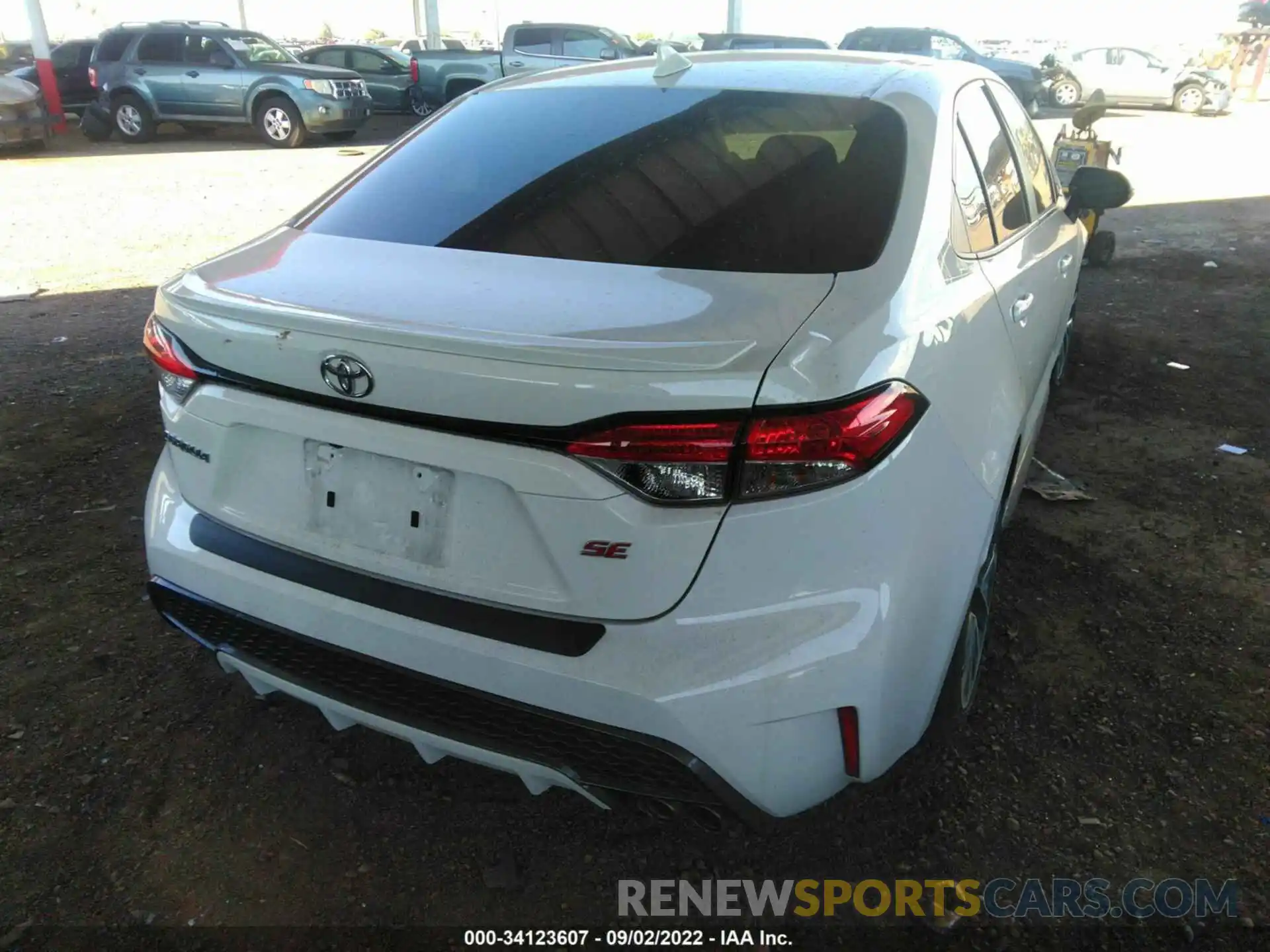 4 Photograph of a damaged car 5YFP4RCE3LP036550 TOYOTA COROLLA 2020