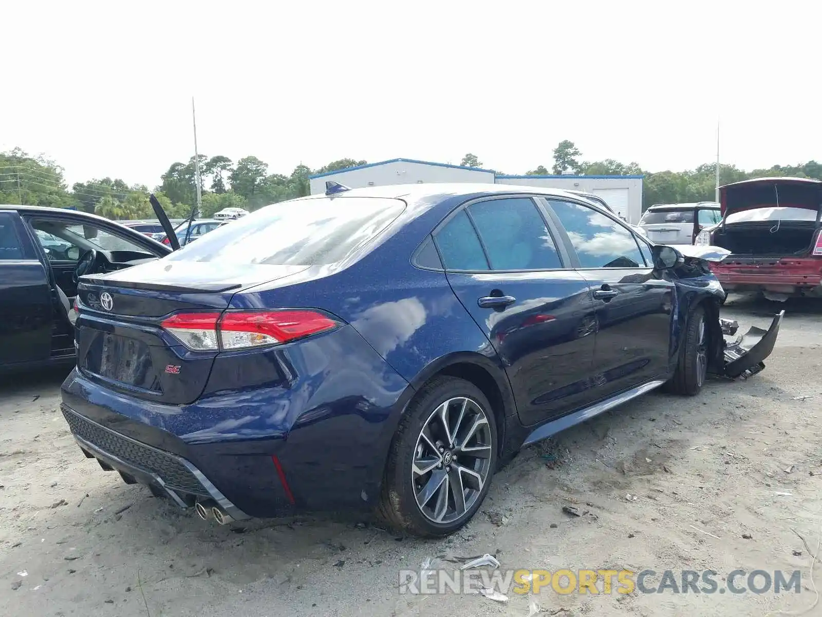 4 Photograph of a damaged car 5YFP4RCE3LP047757 TOYOTA COROLLA 2020