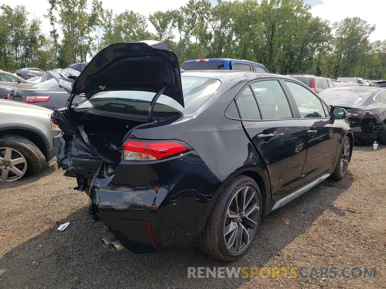 4 Photograph of a damaged car 5YFP4RCE4LP015416 TOYOTA COROLLA 2020