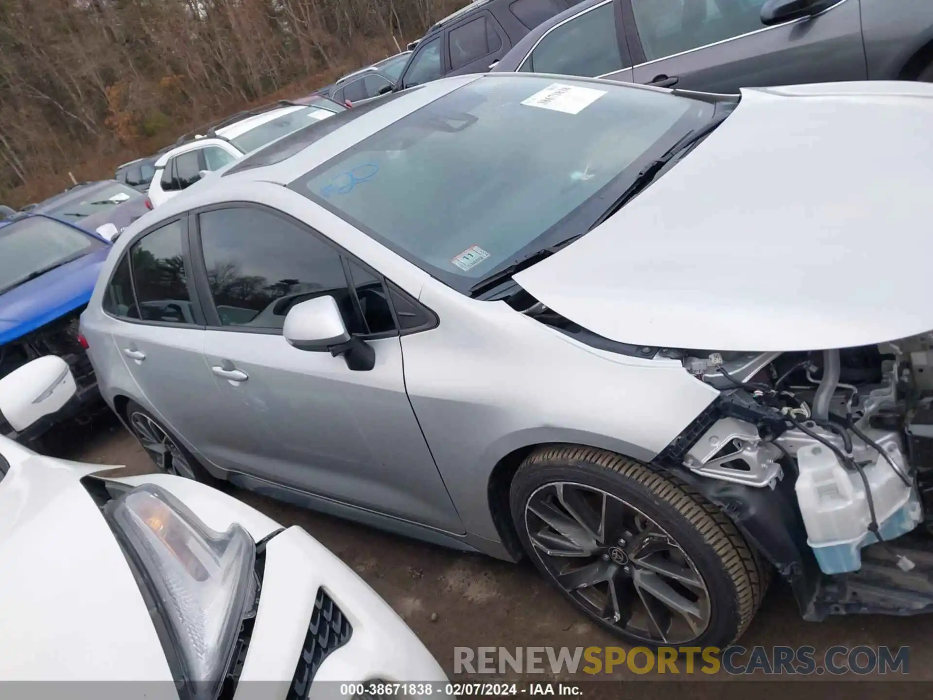 13 Photograph of a damaged car 5YFP4RCE4LP016579 TOYOTA COROLLA 2020