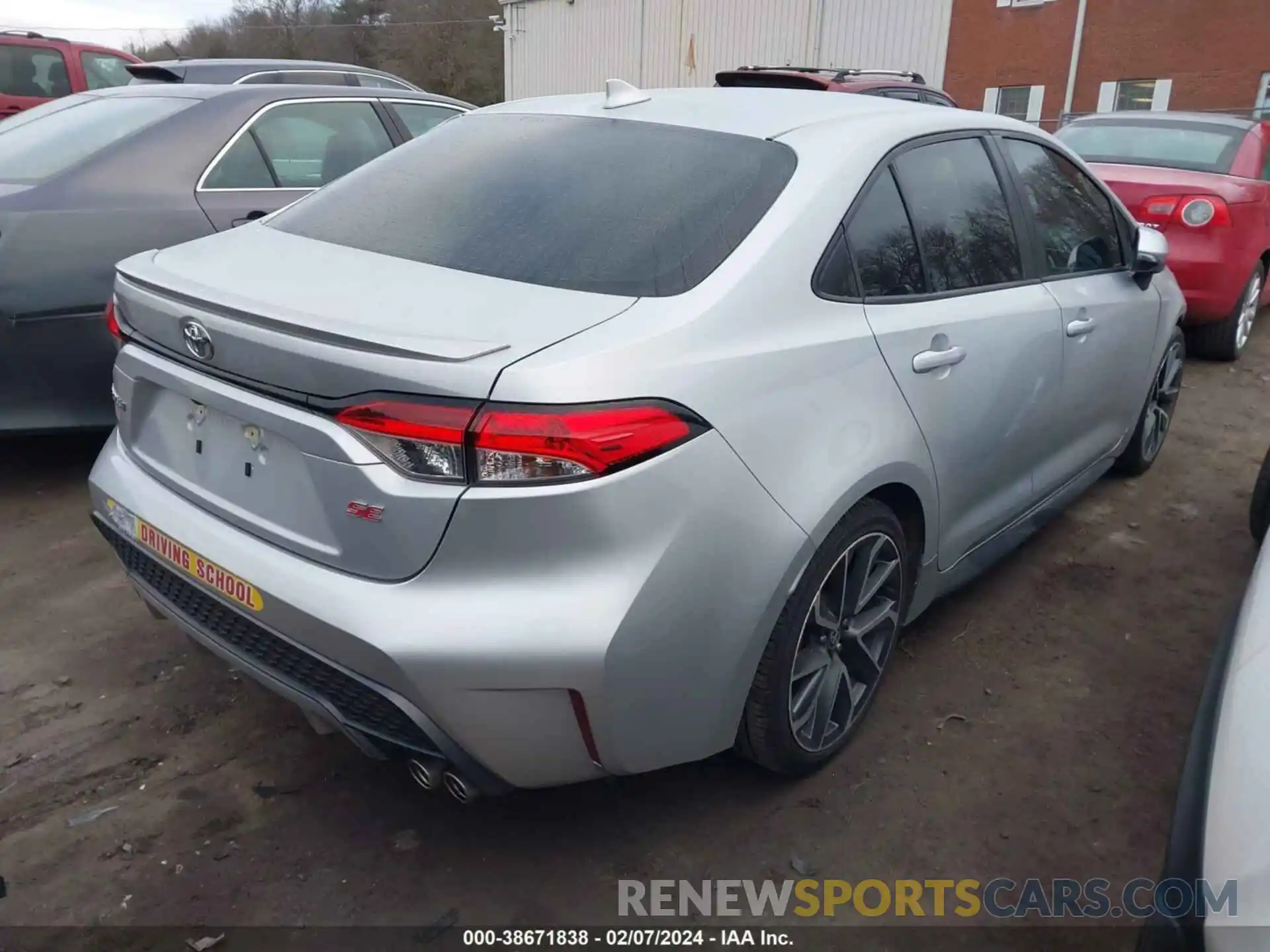 4 Photograph of a damaged car 5YFP4RCE4LP016579 TOYOTA COROLLA 2020