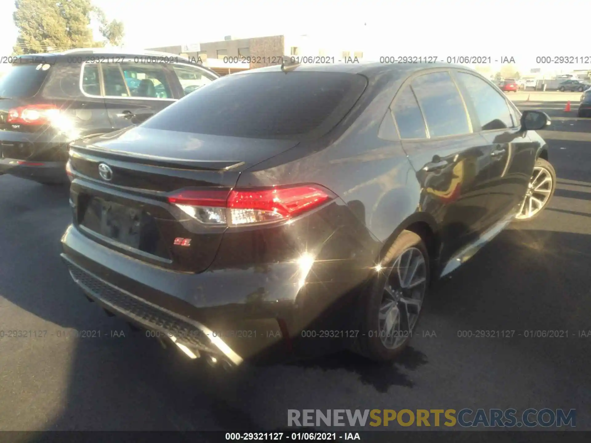 4 Photograph of a damaged car 5YFP4RCE4LP034998 TOYOTA COROLLA 2020