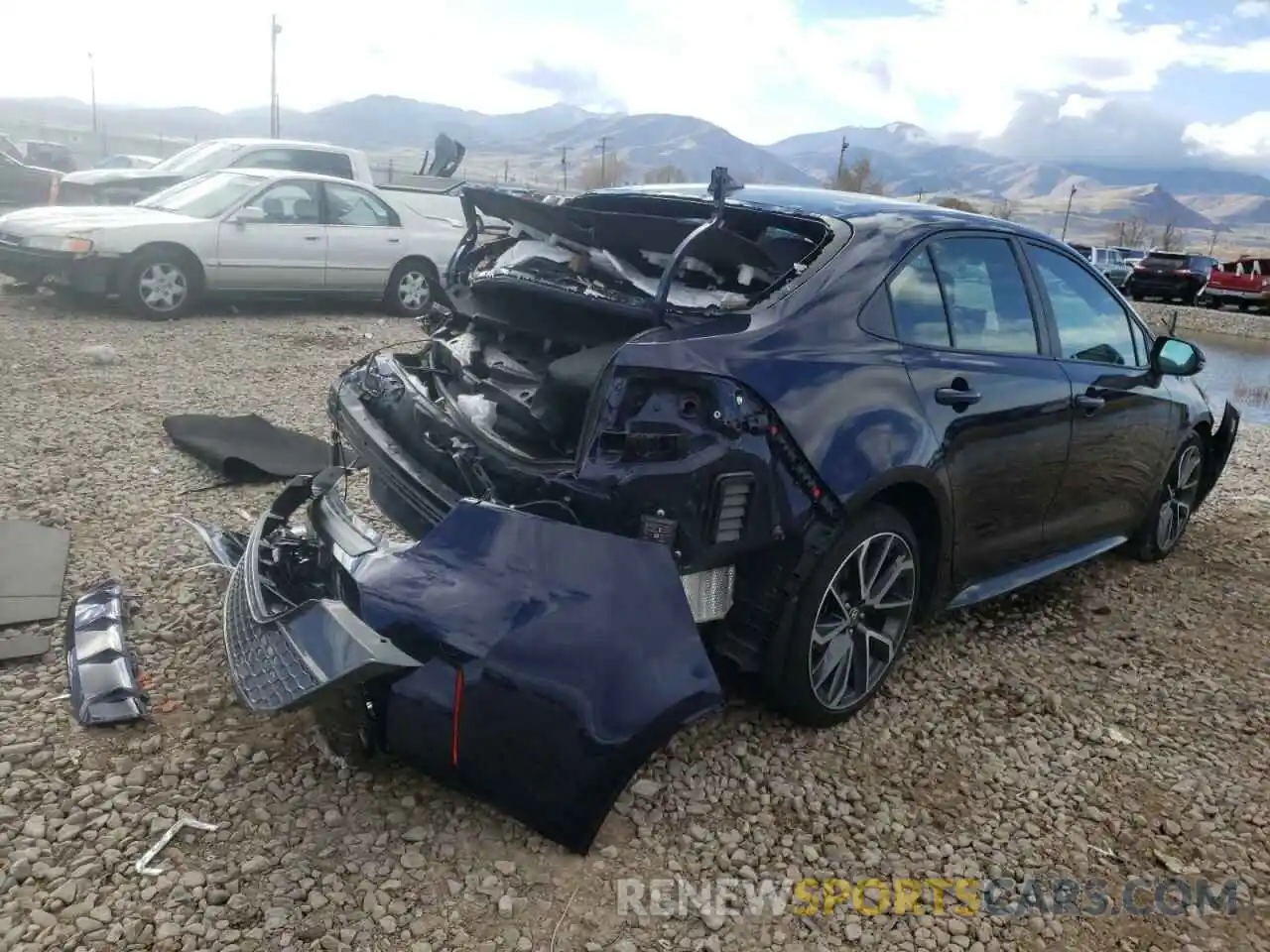 4 Photograph of a damaged car 5YFP4RCE4LP037139 TOYOTA COROLLA 2020