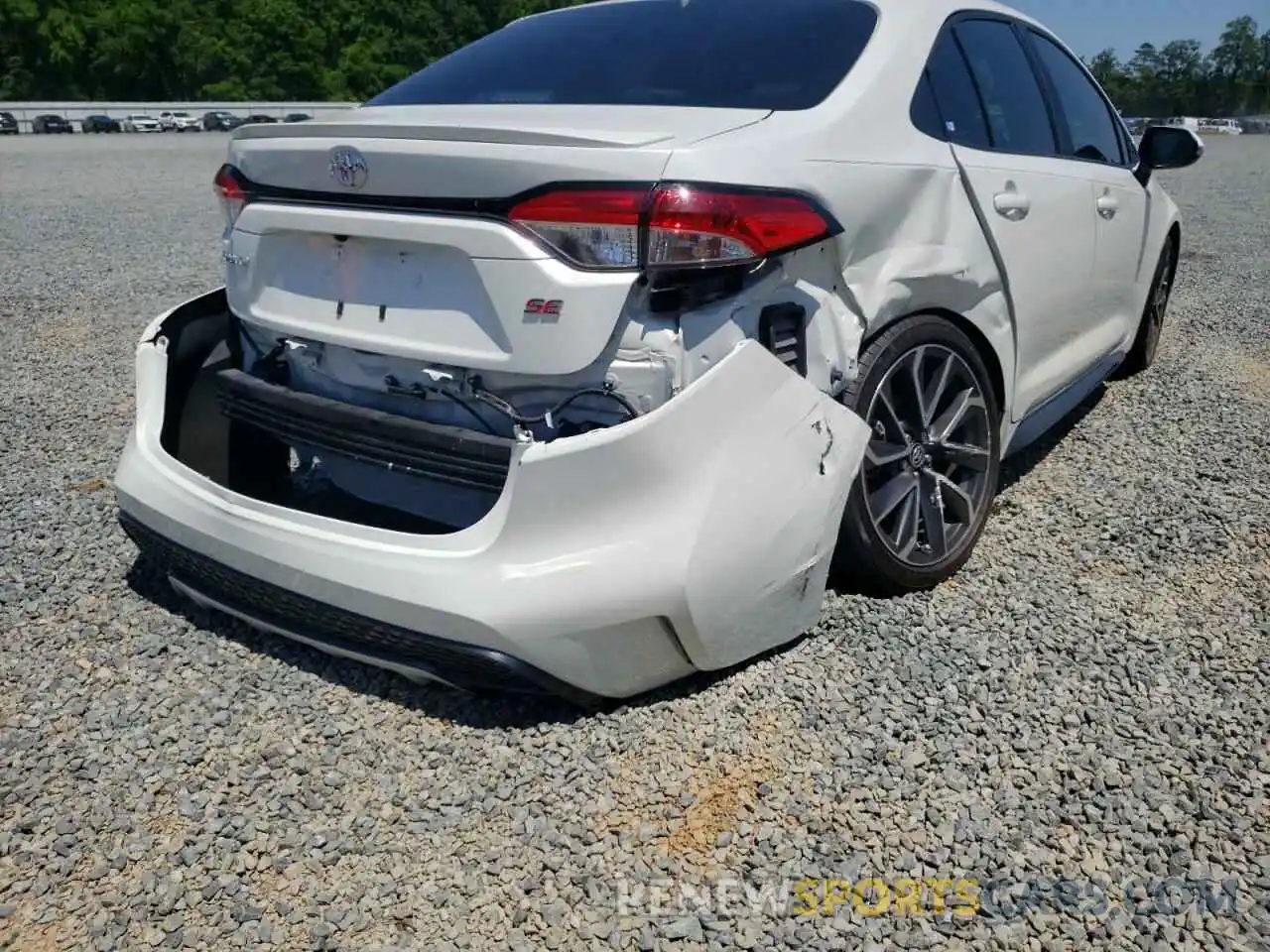 9 Photograph of a damaged car 5YFP4RCE4LP042082 TOYOTA COROLLA 2020