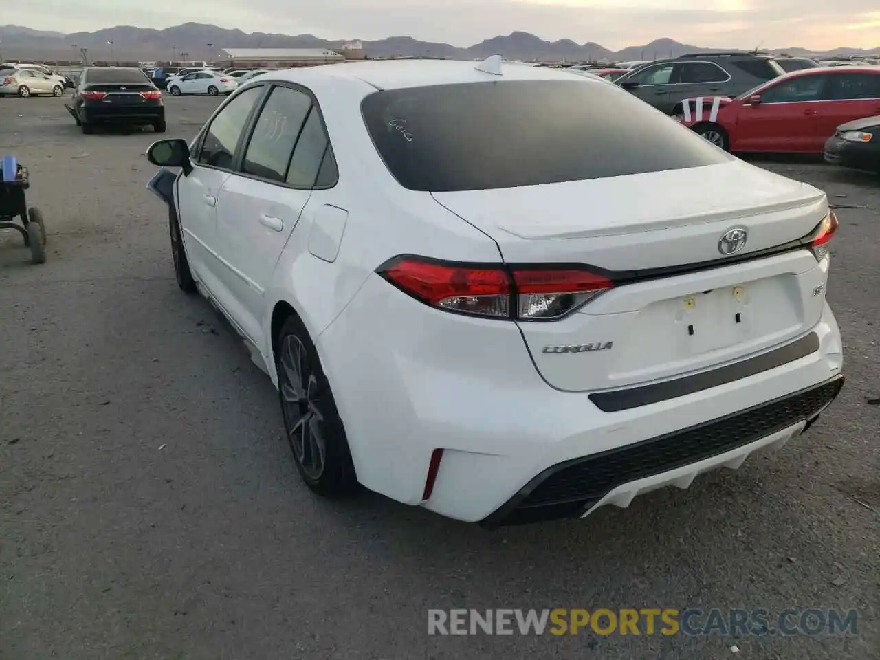 3 Photograph of a damaged car 5YFP4RCE4LP052465 TOYOTA COROLLA 2020