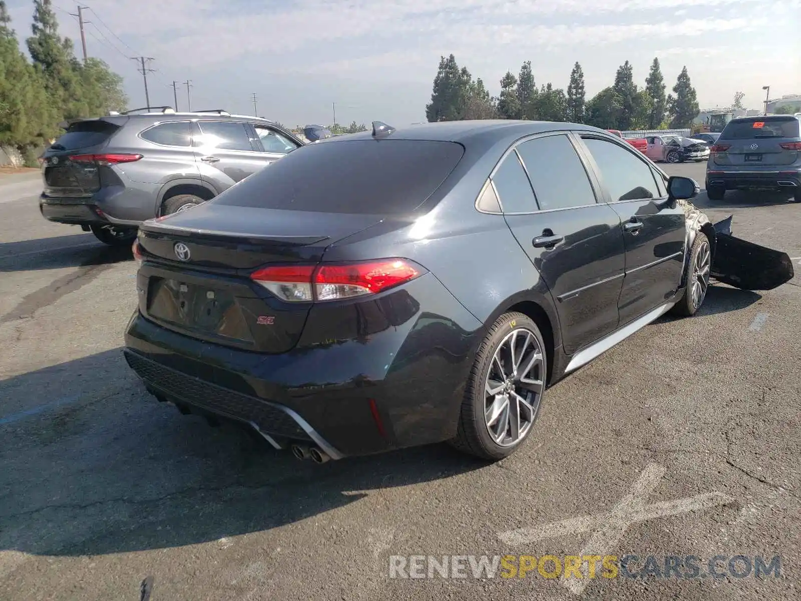 4 Photograph of a damaged car 5YFP4RCE5LP006451 TOYOTA COROLLA 2020