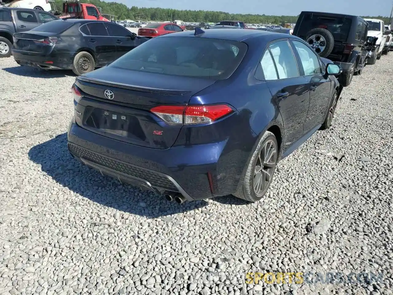 4 Photograph of a damaged car 5YFP4RCE5LP011326 TOYOTA COROLLA 2020