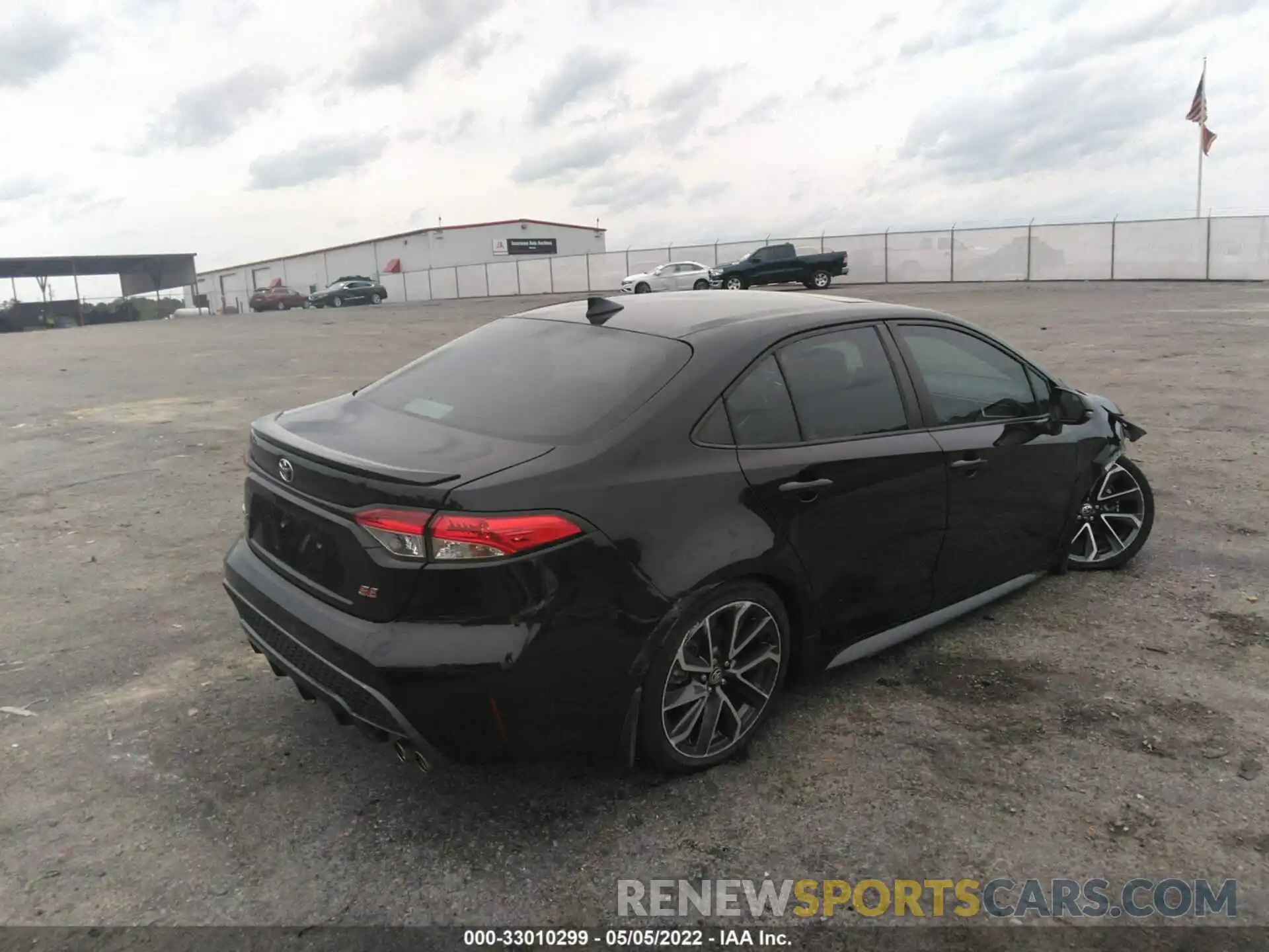 4 Photograph of a damaged car 5YFP4RCE5LP012881 TOYOTA COROLLA 2020