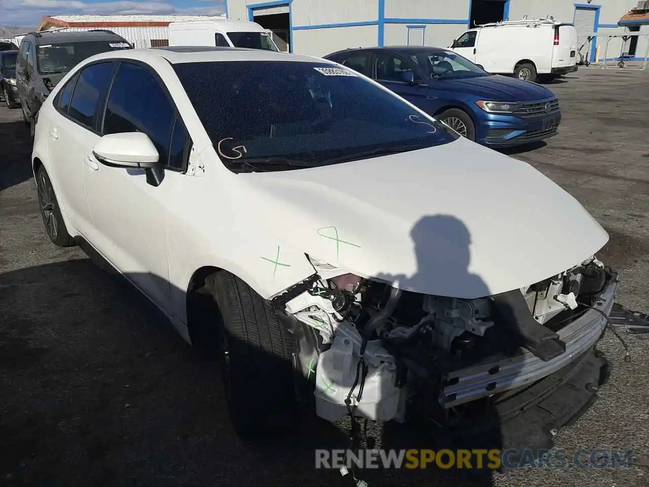 1 Photograph of a damaged car 5YFP4RCE5LP013576 TOYOTA COROLLA 2020