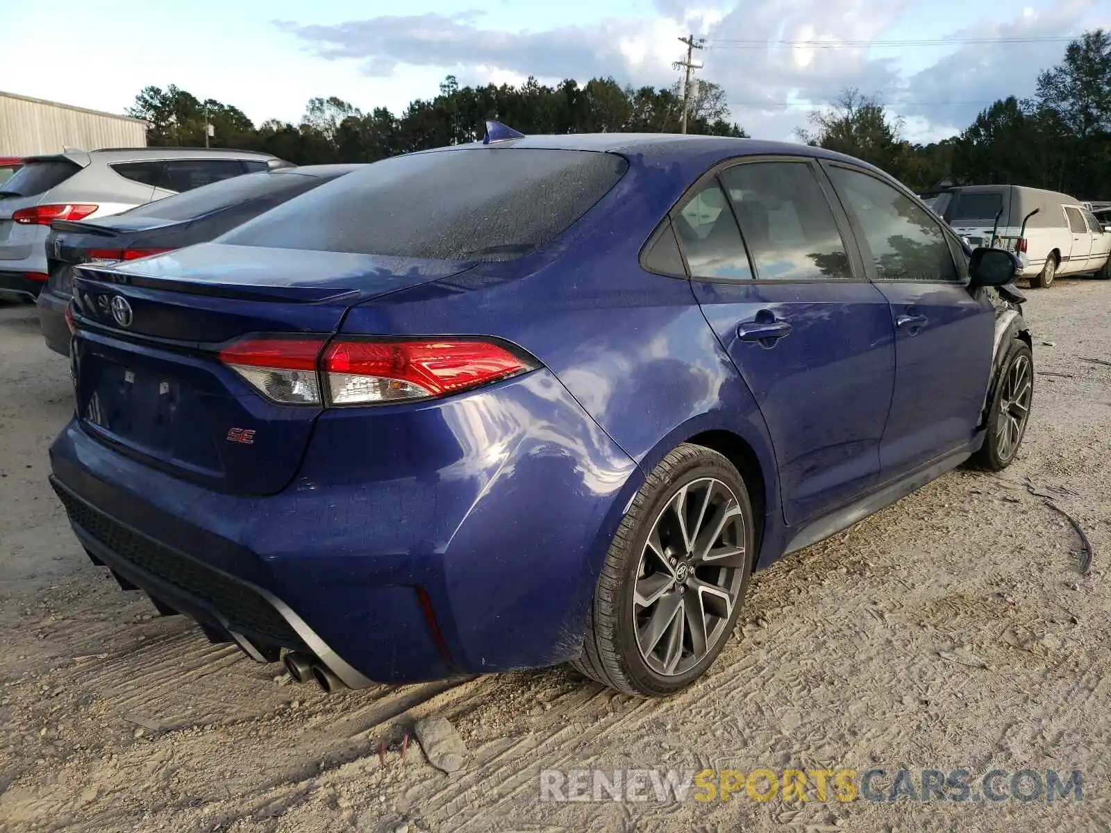 4 Photograph of a damaged car 5YFP4RCE5LP014808 TOYOTA COROLLA 2020