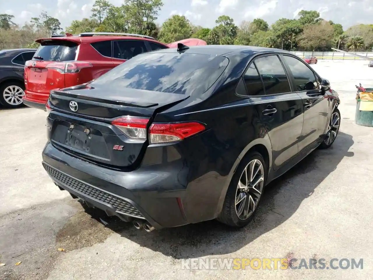 4 Photograph of a damaged car 5YFP4RCE5LP016154 TOYOTA COROLLA 2020