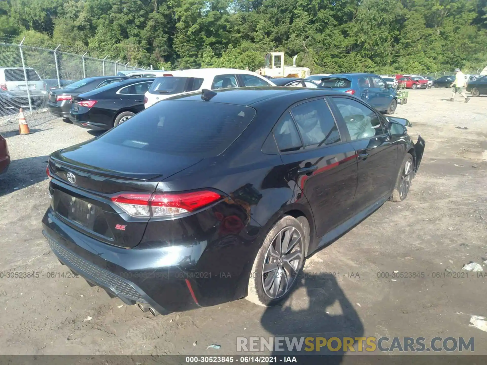 4 Photograph of a damaged car 5YFP4RCE5LP027333 TOYOTA COROLLA 2020