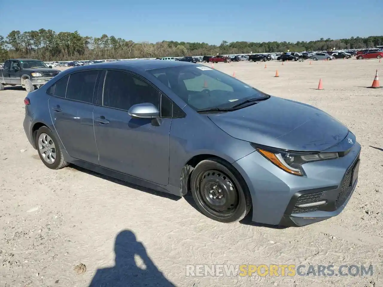 4 Photograph of a damaged car 5YFP4RCE5LP027736 TOYOTA COROLLA 2020