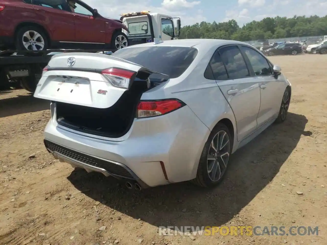 4 Photograph of a damaged car 5YFP4RCE5LP051499 TOYOTA COROLLA 2020