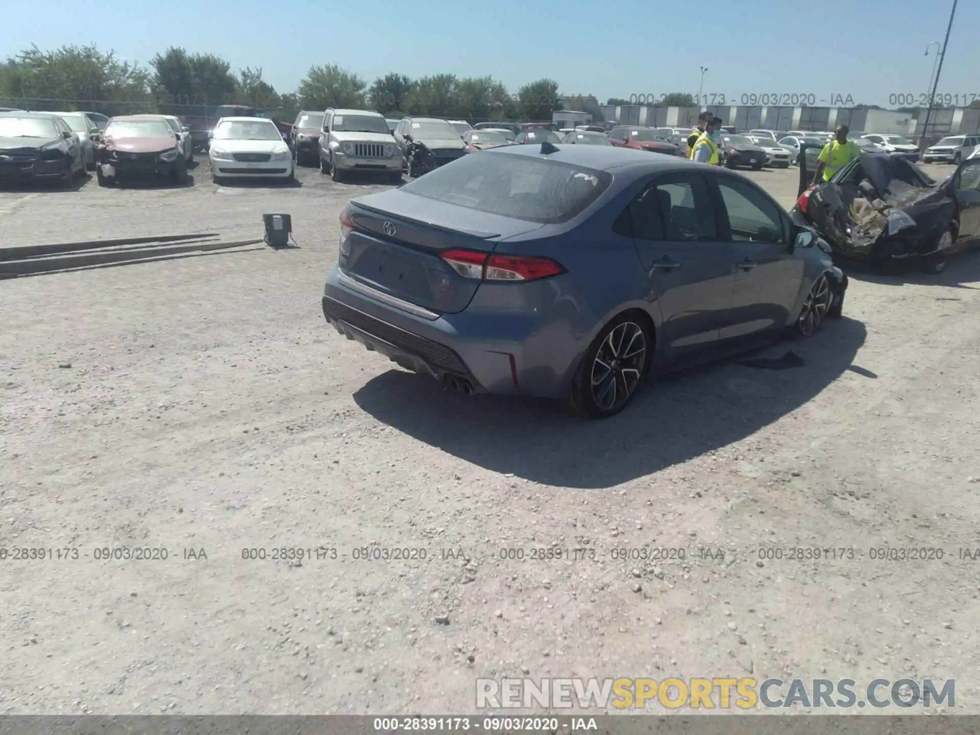 4 Photograph of a damaged car 5YFP4RCE6LP014879 TOYOTA COROLLA 2020