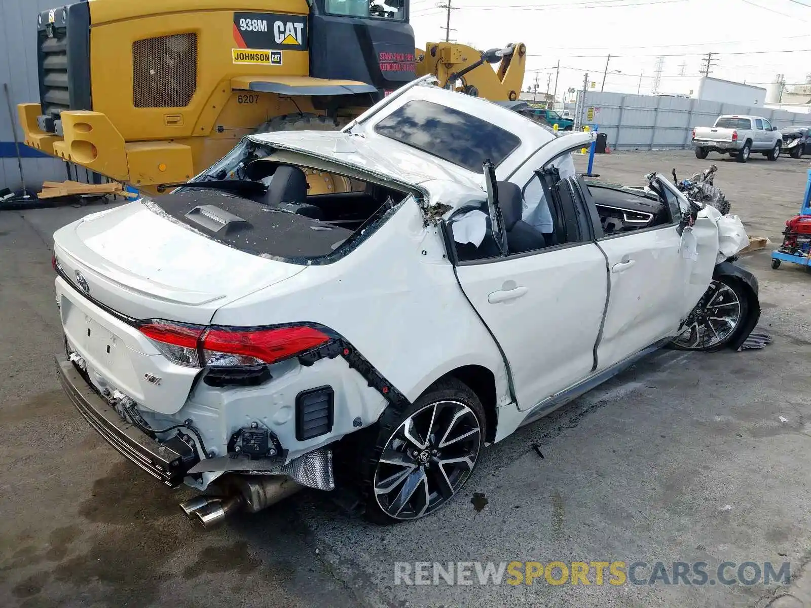 4 Photograph of a damaged car 5YFP4RCE6LP019466 TOYOTA COROLLA 2020