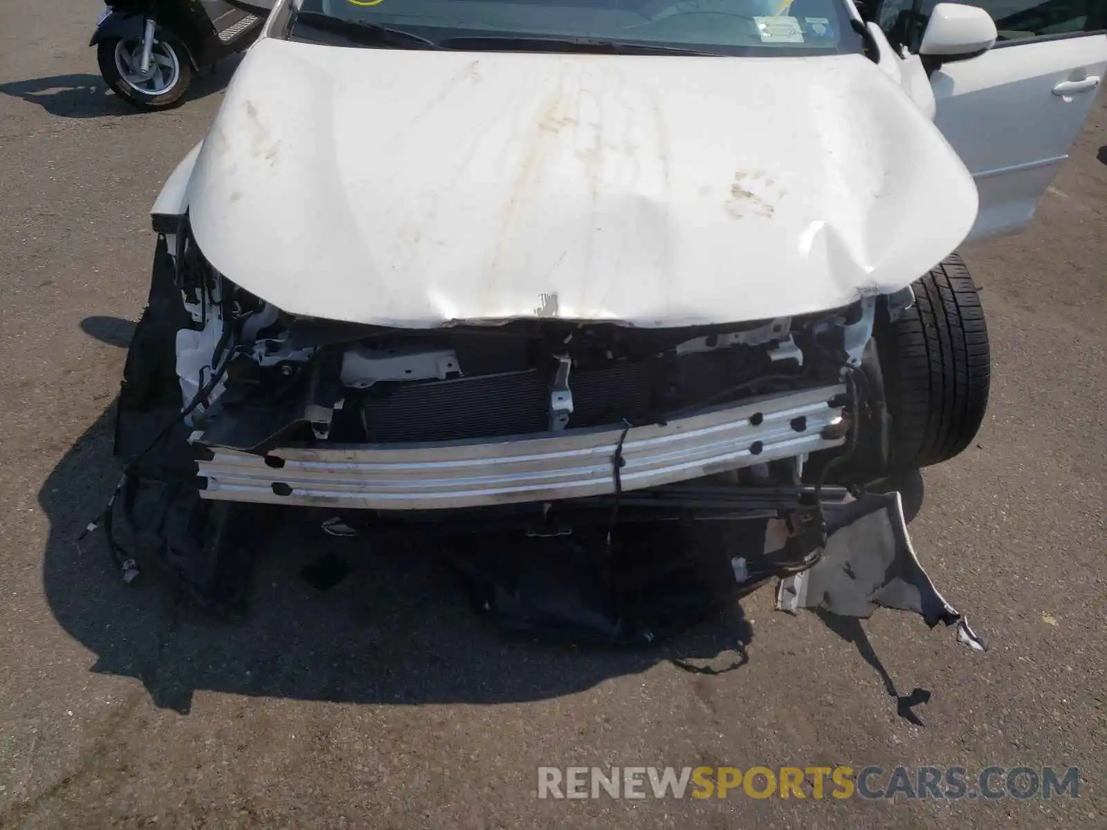 9 Photograph of a damaged car 5YFP4RCE6LP037997 TOYOTA COROLLA 2020