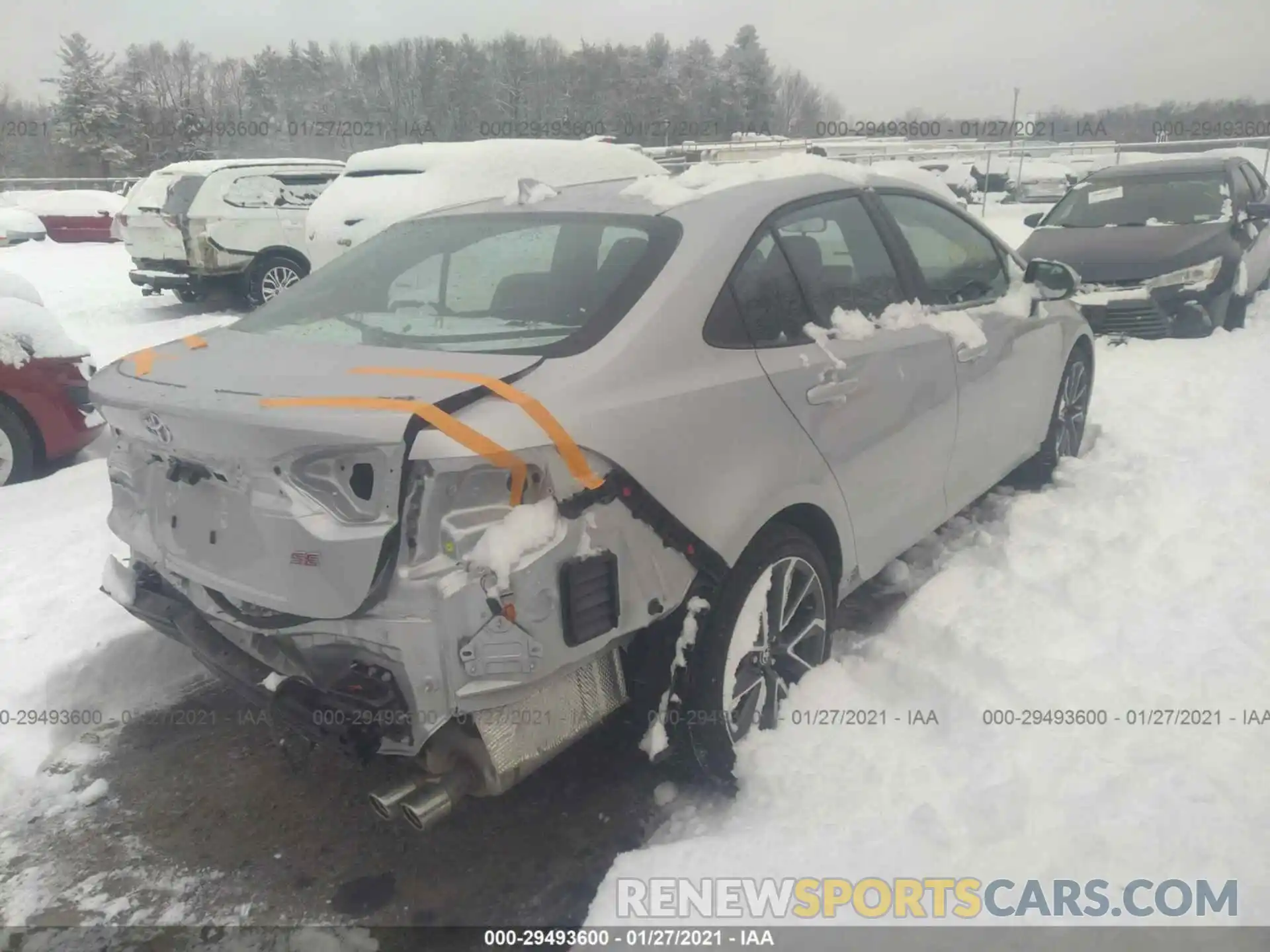 4 Photograph of a damaged car 5YFP4RCE6LP041709 TOYOTA COROLLA 2020