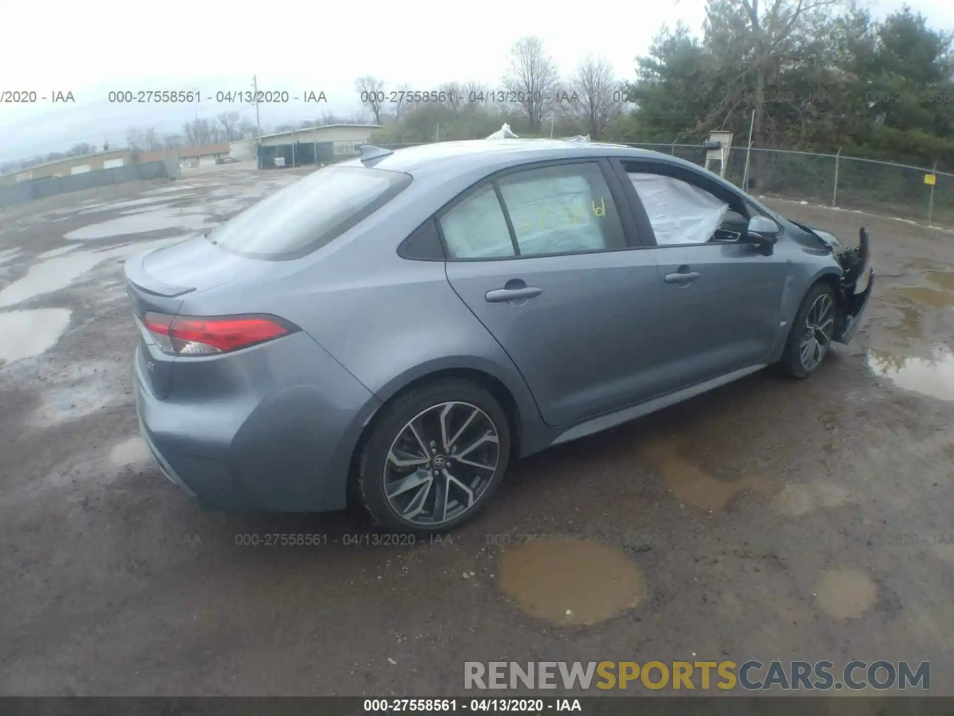 4 Photograph of a damaged car 5YFP4RCE7LP010680 TOYOTA COROLLA 2020