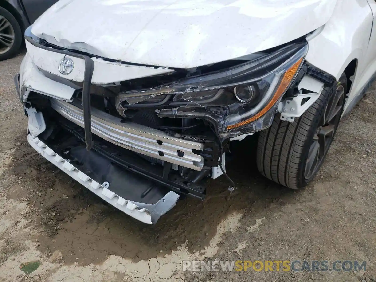 9 Photograph of a damaged car 5YFP4RCE7LP011585 TOYOTA COROLLA 2020