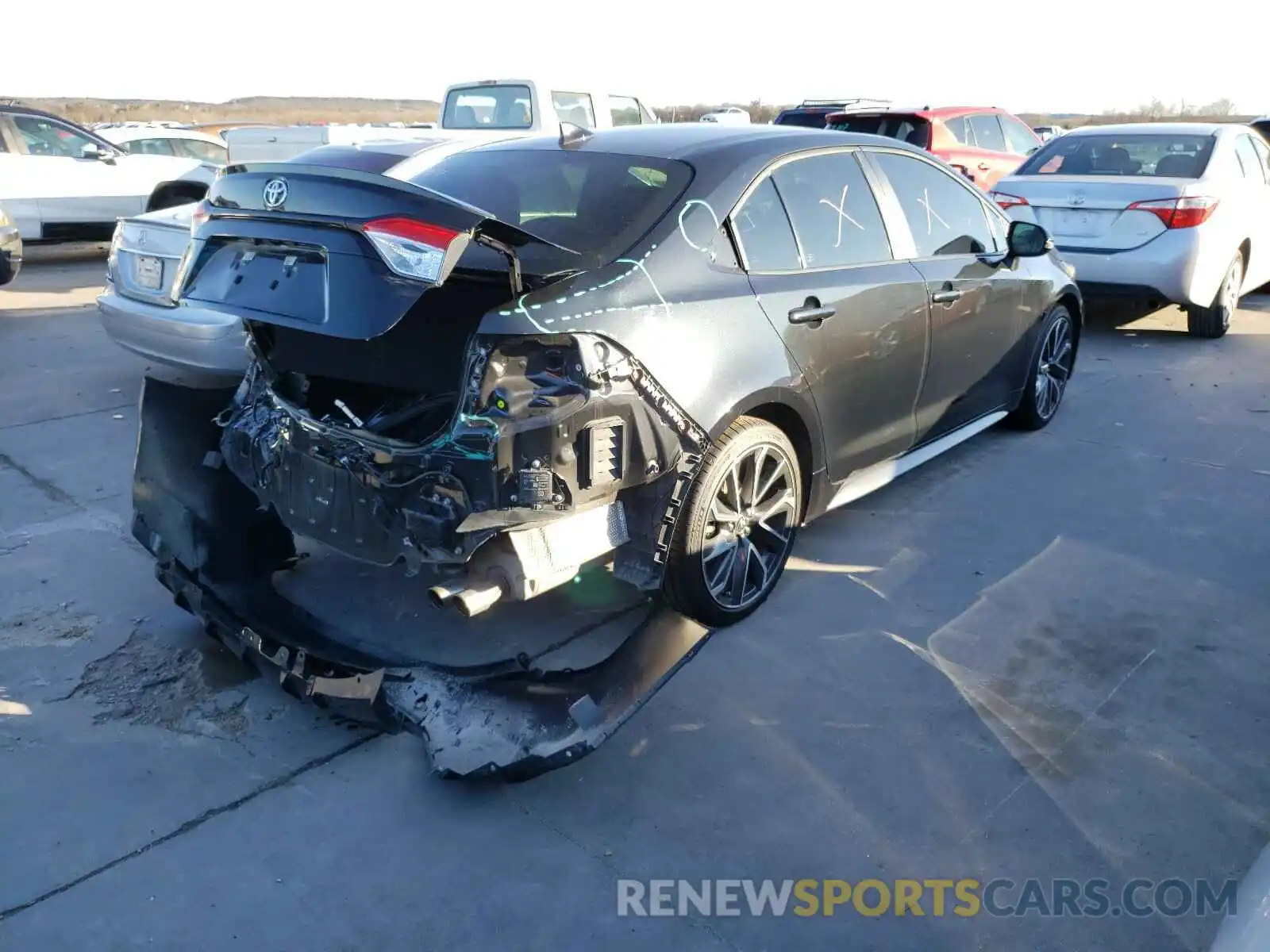 4 Photograph of a damaged car 5YFP4RCE7LP012607 TOYOTA COROLLA 2020