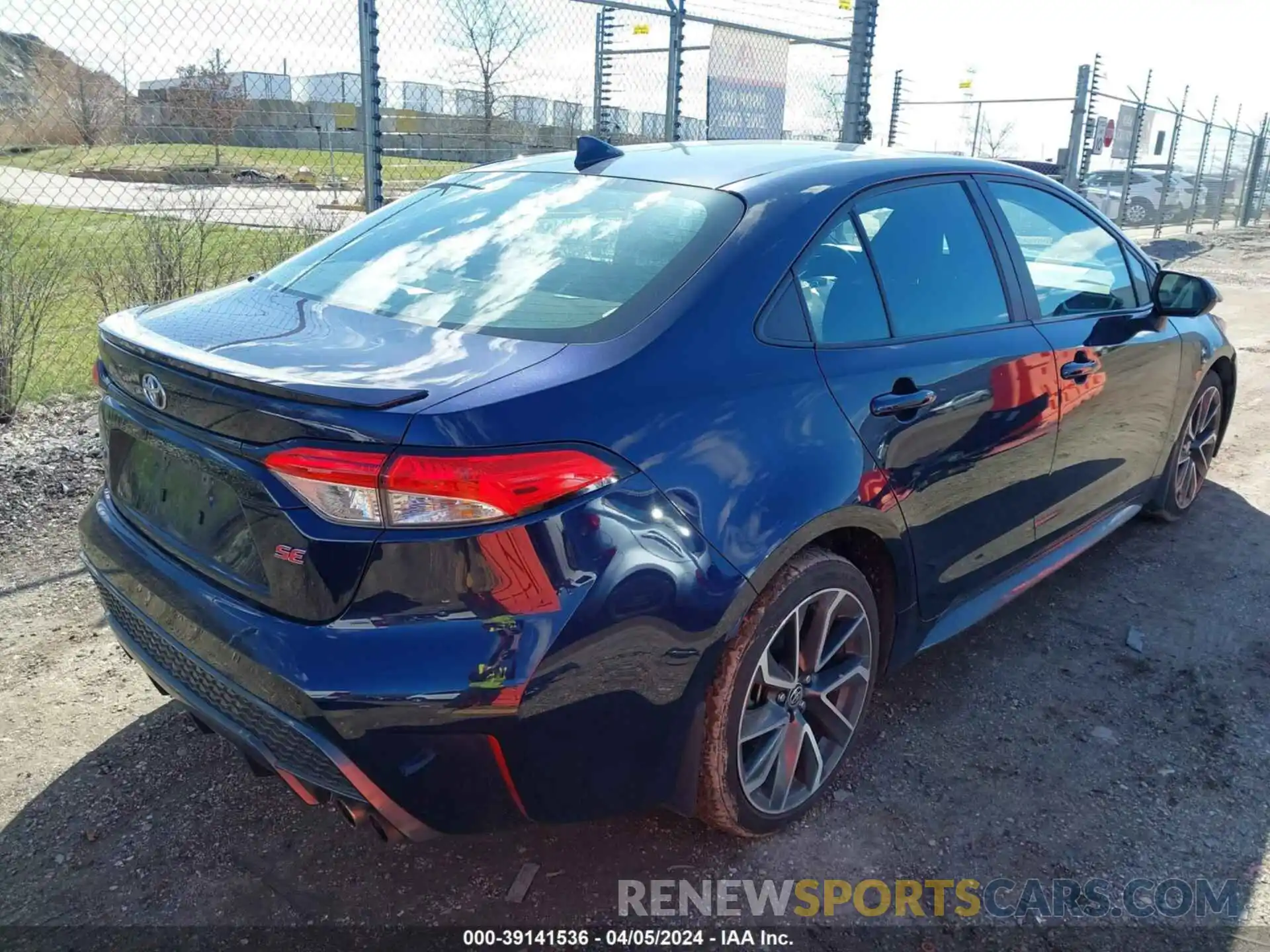 4 Photograph of a damaged car 5YFP4RCE7LP013305 TOYOTA COROLLA 2020