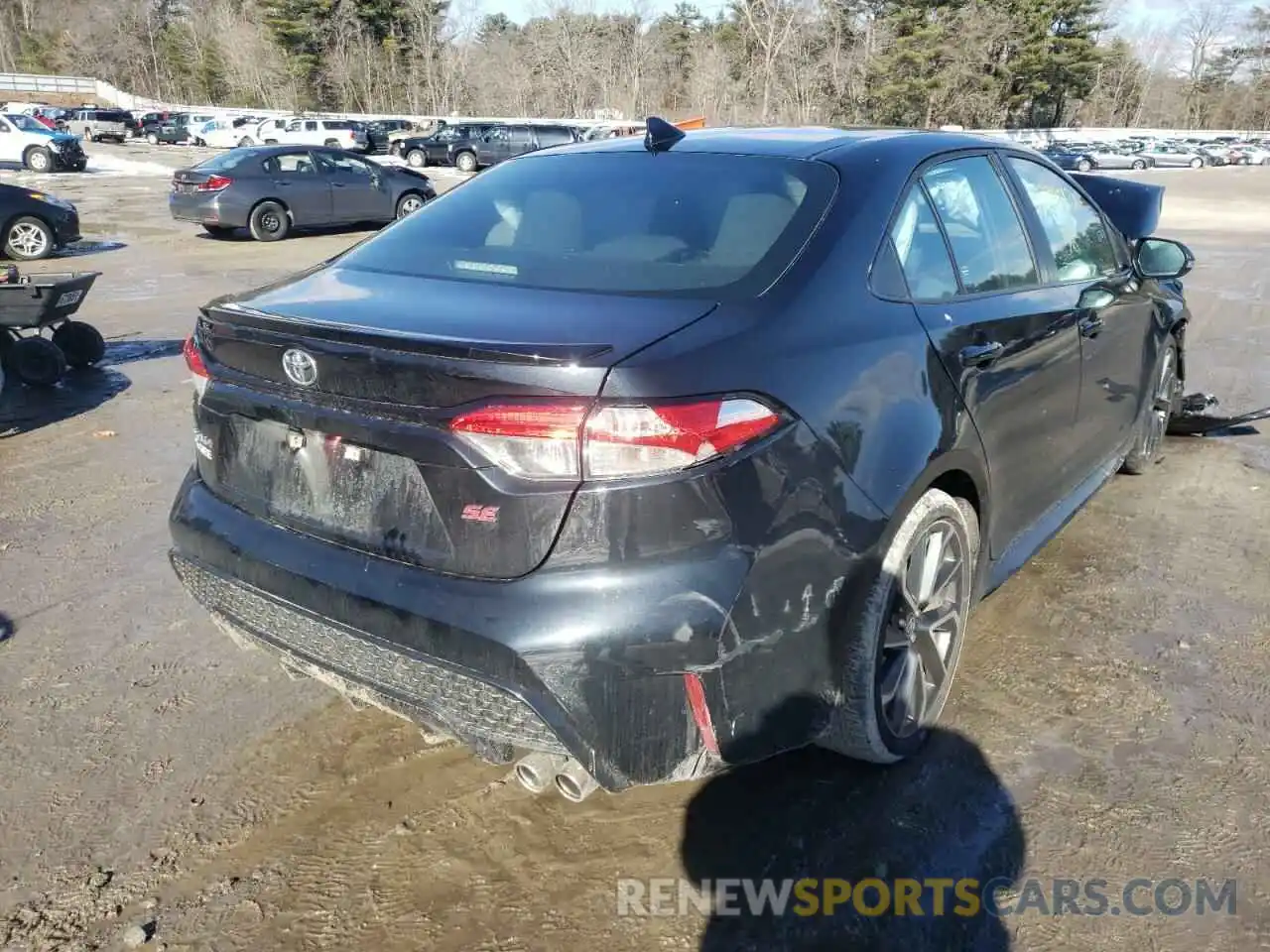 4 Photograph of a damaged car 5YFP4RCE7LP014924 TOYOTA COROLLA 2020