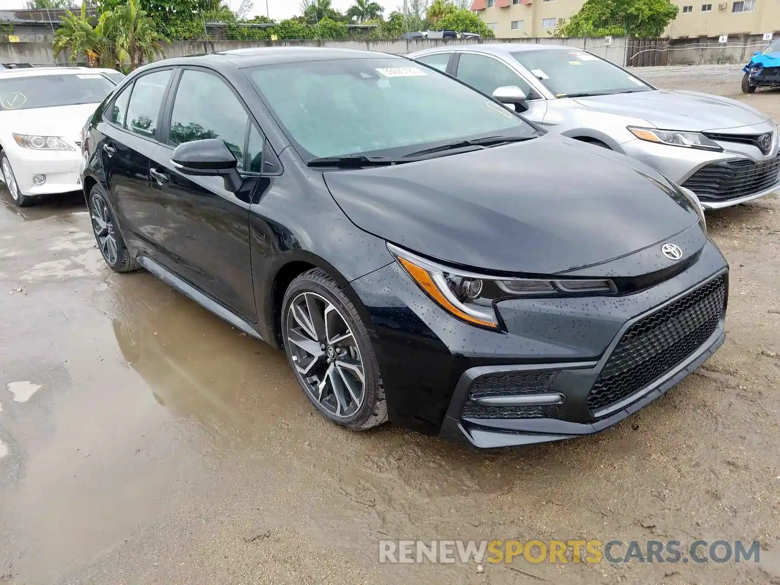 1 Photograph of a damaged car 5YFP4RCE7LP015362 TOYOTA COROLLA 2020