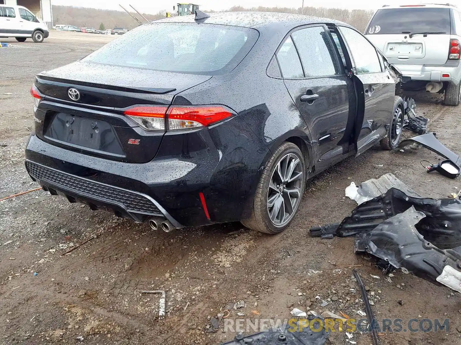 4 Photograph of a damaged car 5YFP4RCE7LP017340 TOYOTA COROLLA 2020