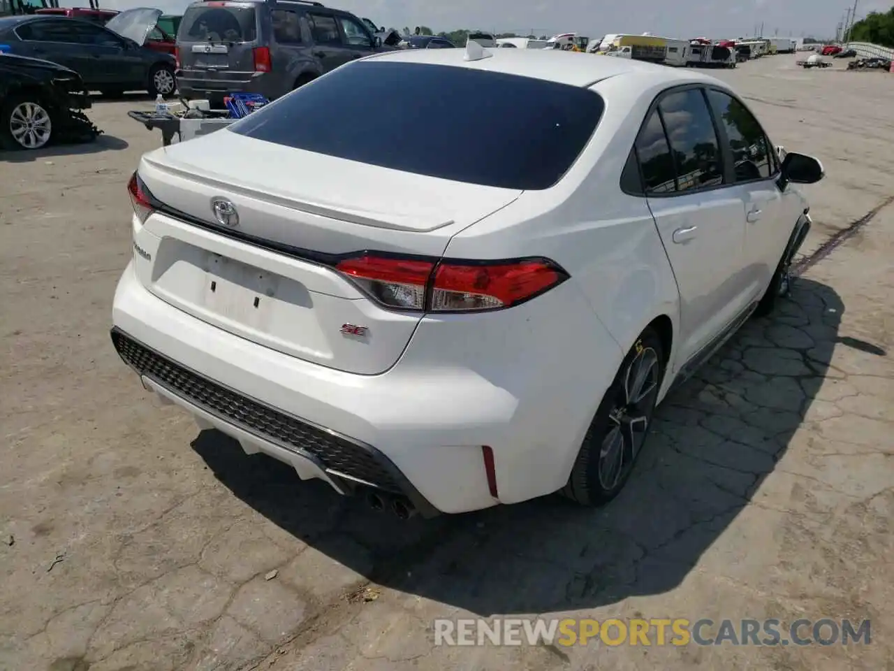 4 Photograph of a damaged car 5YFP4RCE7LP027544 TOYOTA COROLLA 2020