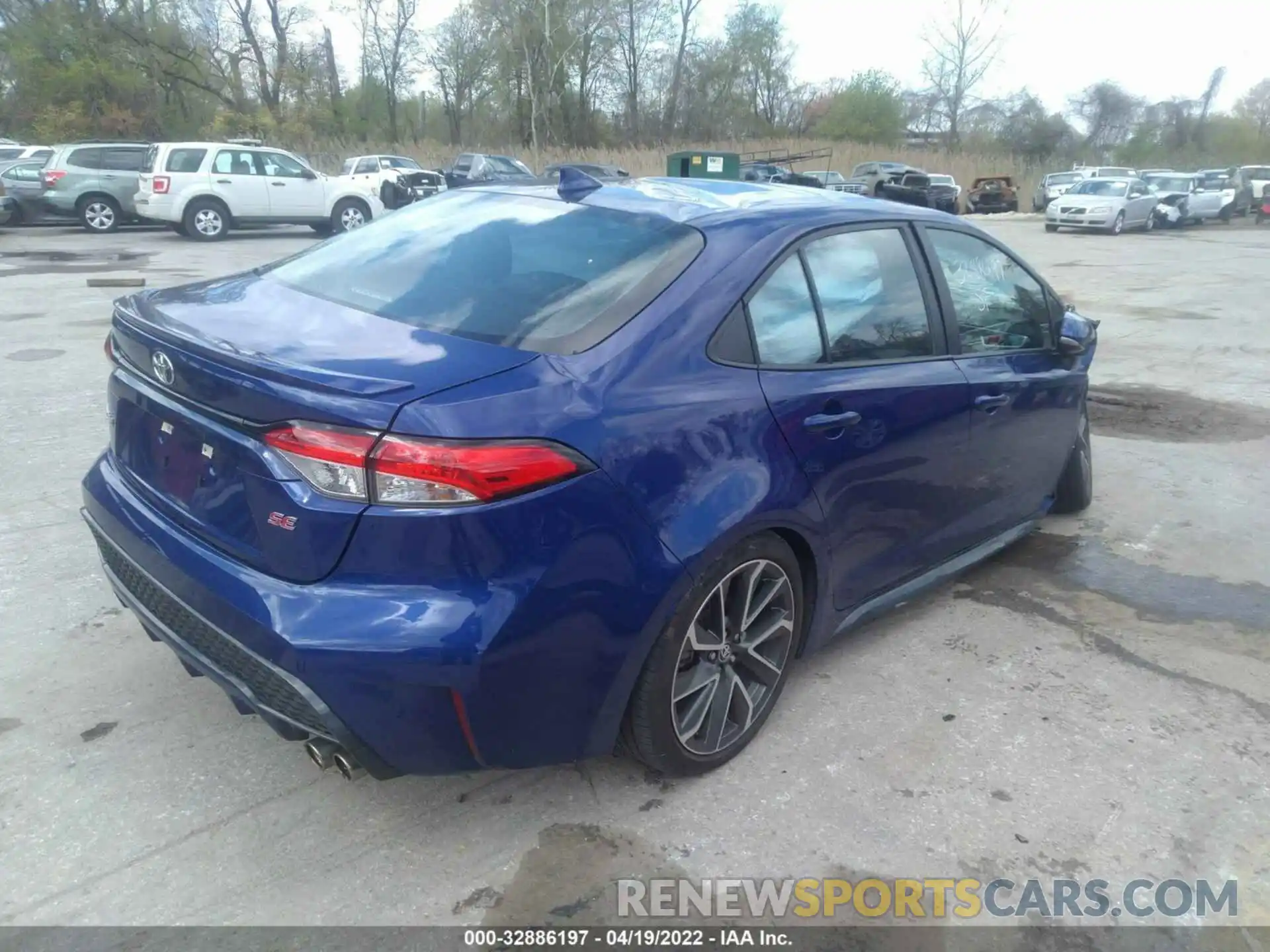 4 Photograph of a damaged car 5YFP4RCE7LP027589 TOYOTA COROLLA 2020