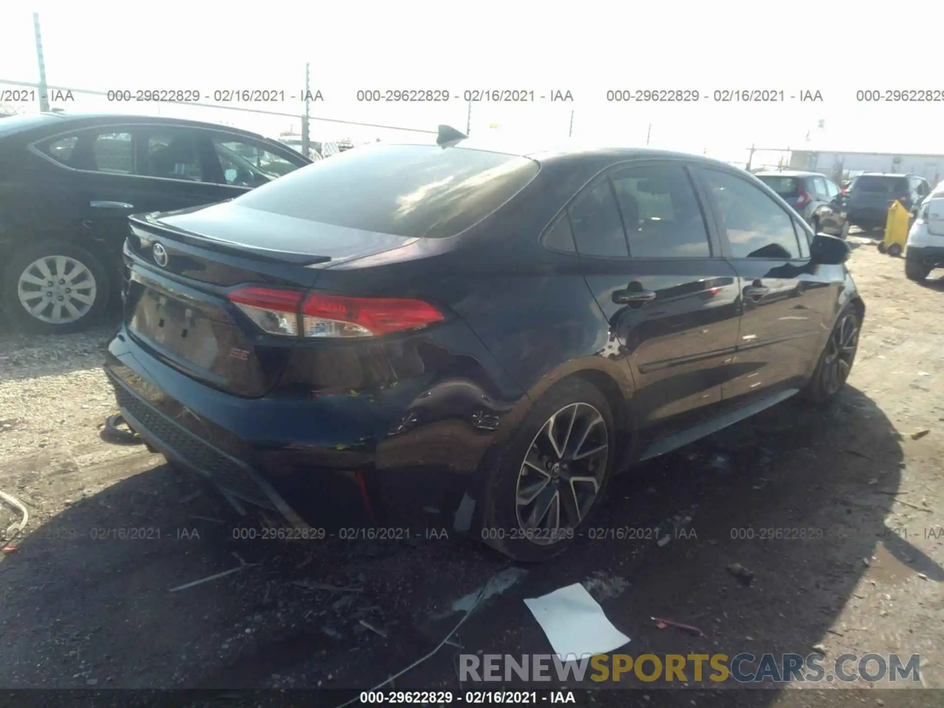 4 Photograph of a damaged car 5YFP4RCE8LP014866 TOYOTA COROLLA 2020