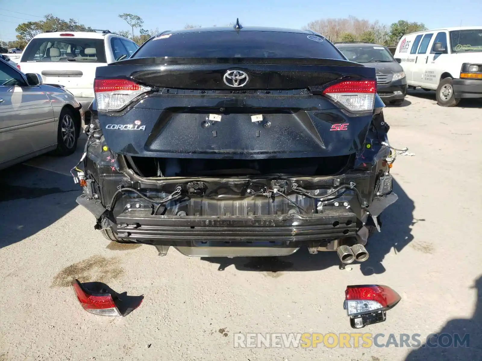 9 Photograph of a damaged car 5YFP4RCE8LP043087 TOYOTA COROLLA 2020