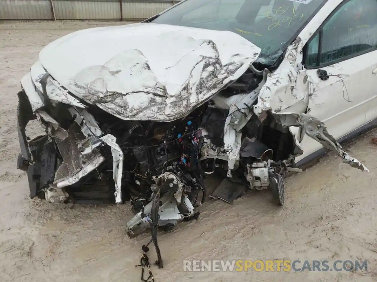 9 Photograph of a damaged car 5YFP4RCE8LP054297 TOYOTA COROLLA 2020