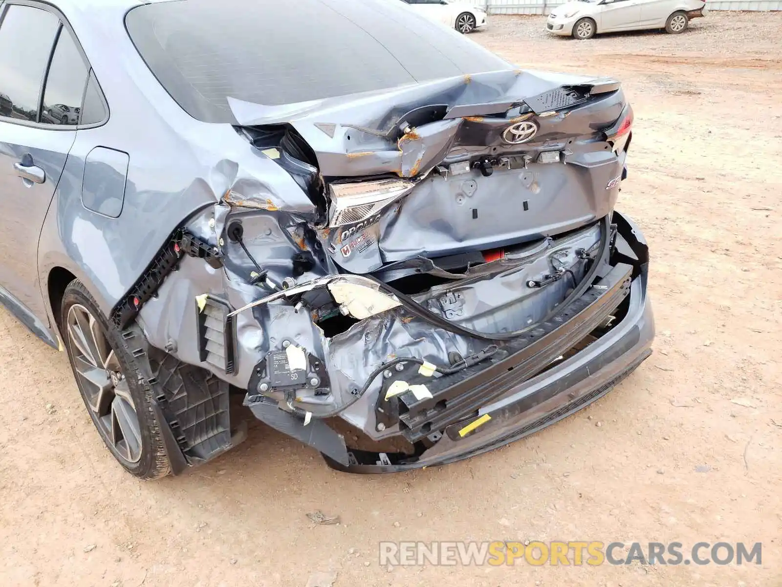 9 Photograph of a damaged car 5YFP4RCE9LP008493 TOYOTA COROLLA 2020