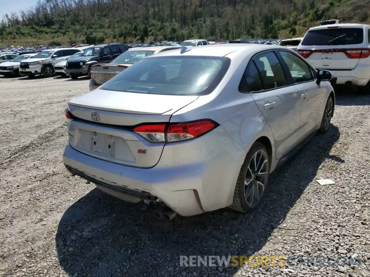 4 Photograph of a damaged car 5YFP4RCE9LP015282 TOYOTA COROLLA 2020