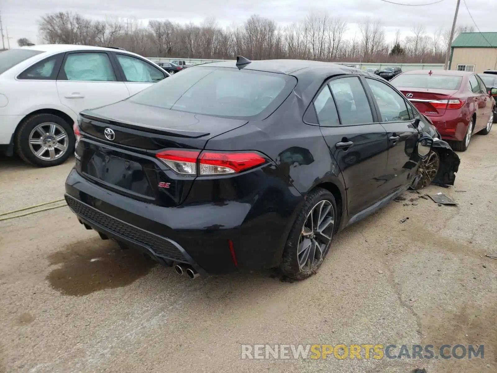 4 Photograph of a damaged car 5YFP4RCE9LP026413 TOYOTA COROLLA 2020