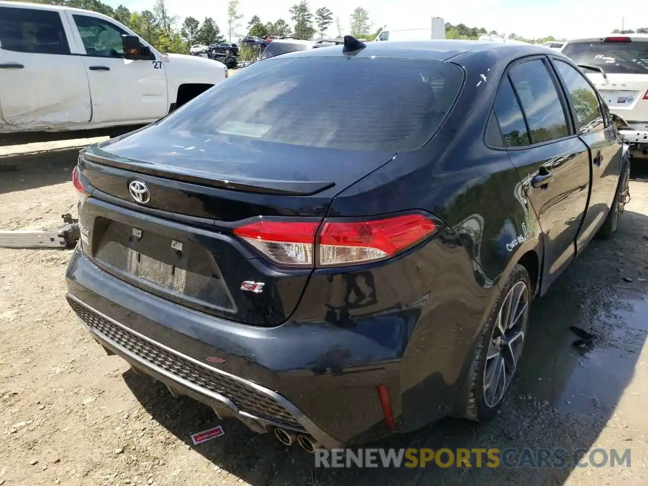 4 Photograph of a damaged car 5YFP4RCE9LP026895 TOYOTA COROLLA 2020