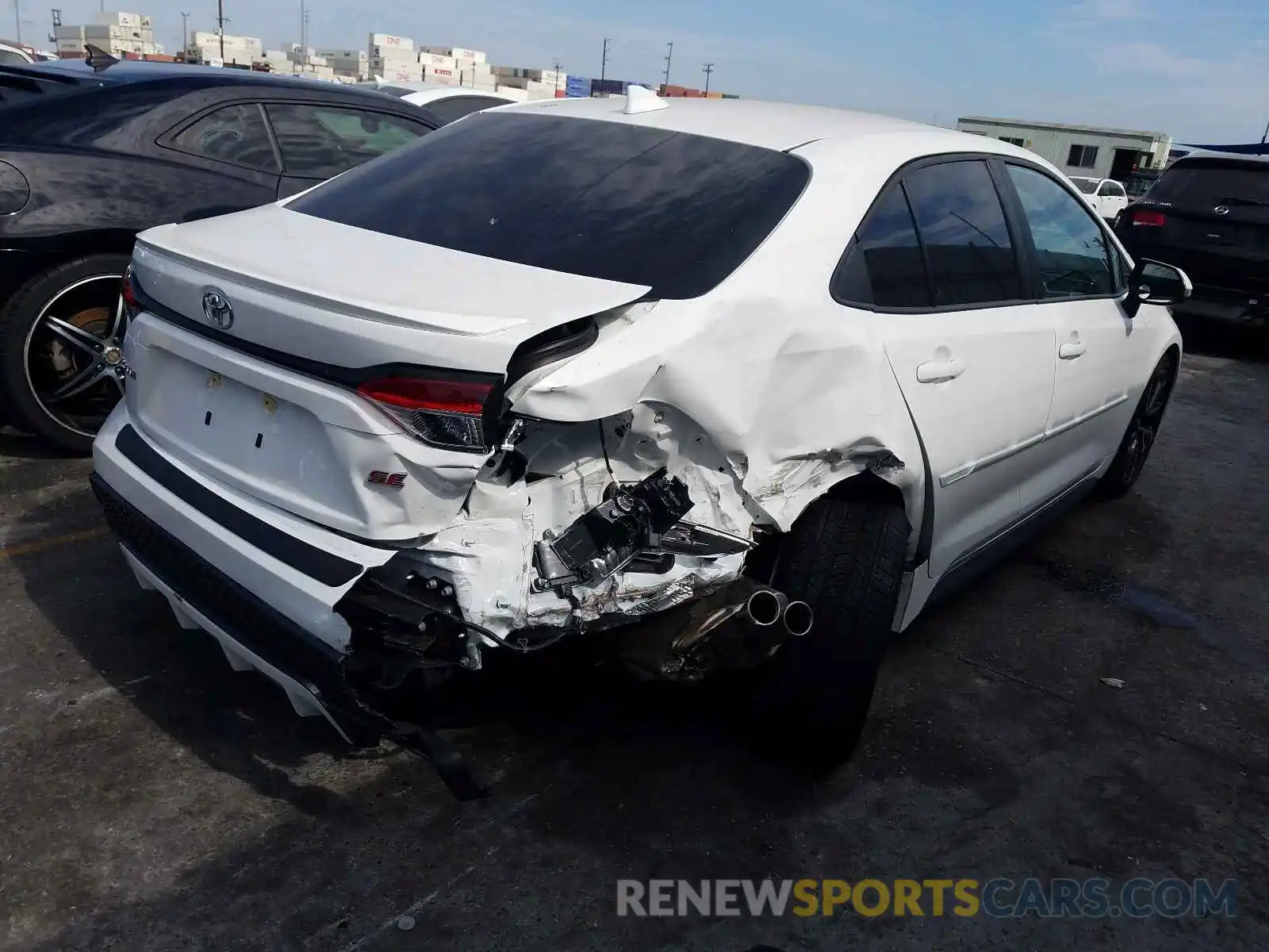 4 Photograph of a damaged car 5YFP4RCE9LP038271 TOYOTA COROLLA 2020